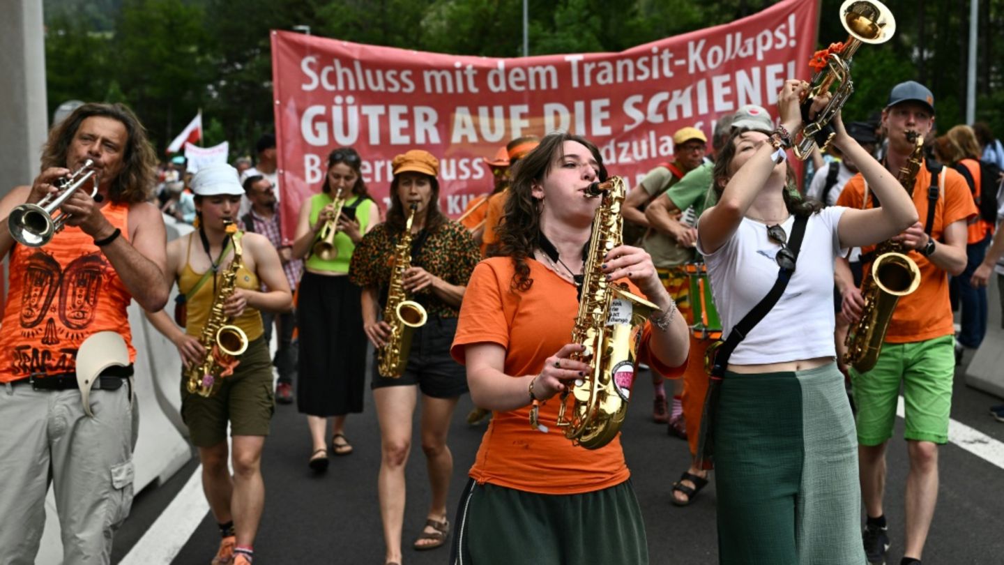 Protest gegen die Blechlawine: Autobahn am Brenner ganztägig gesperrt