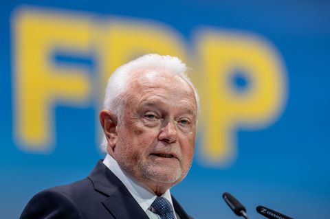 Kubicki hat sich gegen die überraschende Gegenkandidatin bei der Wahl des FDP-Vorsitzes, Strack-Zimmermann, durchgesetzt. Foto: