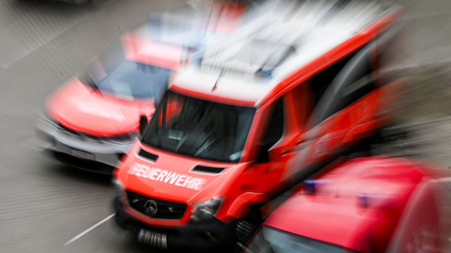 36 Feuerwehrkräfte waren im Einsatz. (Symbolbild) Foto: Jens Kalaene/dpa