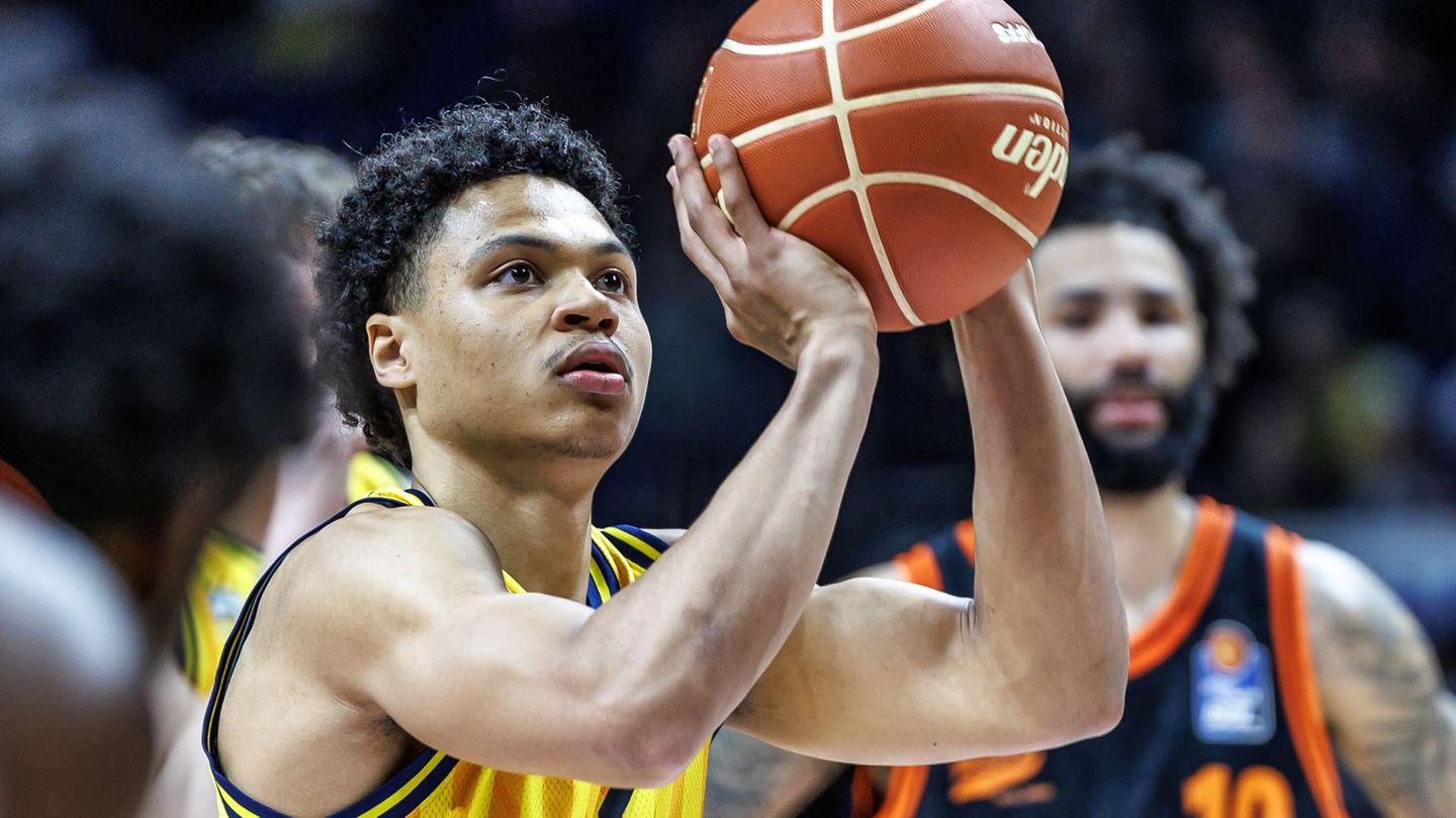 Basketball-Bundesliga: Alba Berlin fertigt Bamberg im ersten Playoff-Spiel ab