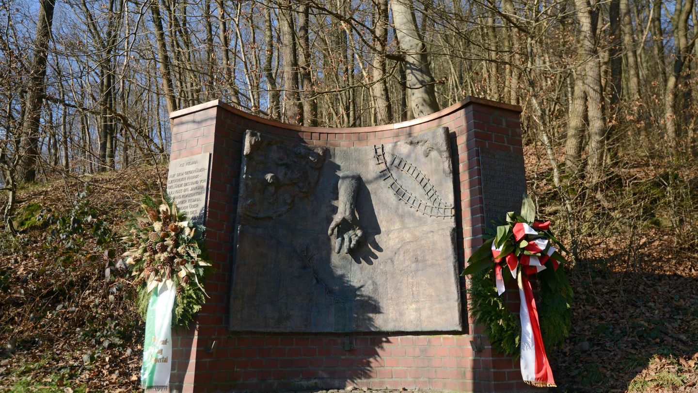 Diebstahl: Gedenktafeln von KZ-Mahnmal in Wuppertal gestohlen