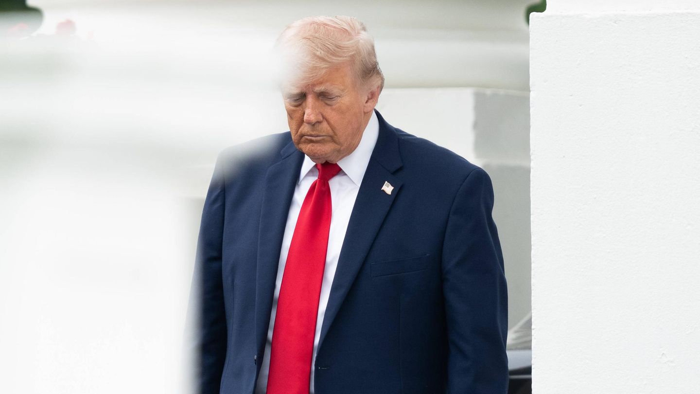 Geburtstag und Jubiläum: Trump laufen die Musiker für seine Riesenparty weg – nun hat er einen neuen Plan