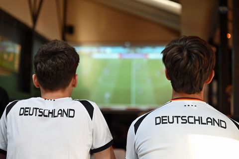 Dehoga: Die Vorfreude auf die WM überwiegt bei den hessischen Gastronomen. (Symbolbild) Foto: Lena Lachnit/dpa