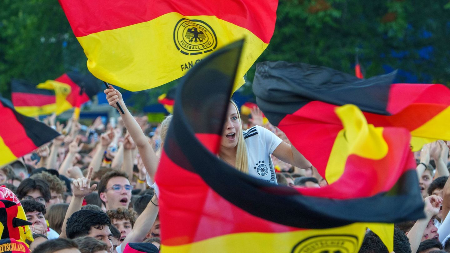 Ob deutsche Fans Grund zum Jubeln haben, wird sich zeigen (Symbolbild) Foto: Andreas Arnold/dpa