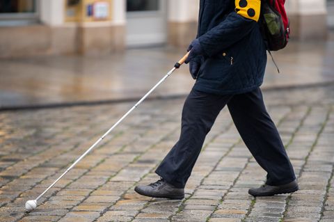 In Sachsen haben in den vergangenen Jahren immer weniger Menschen mit Behinderungen einen Nachteilsausgleich bekommen. (Symbolbi