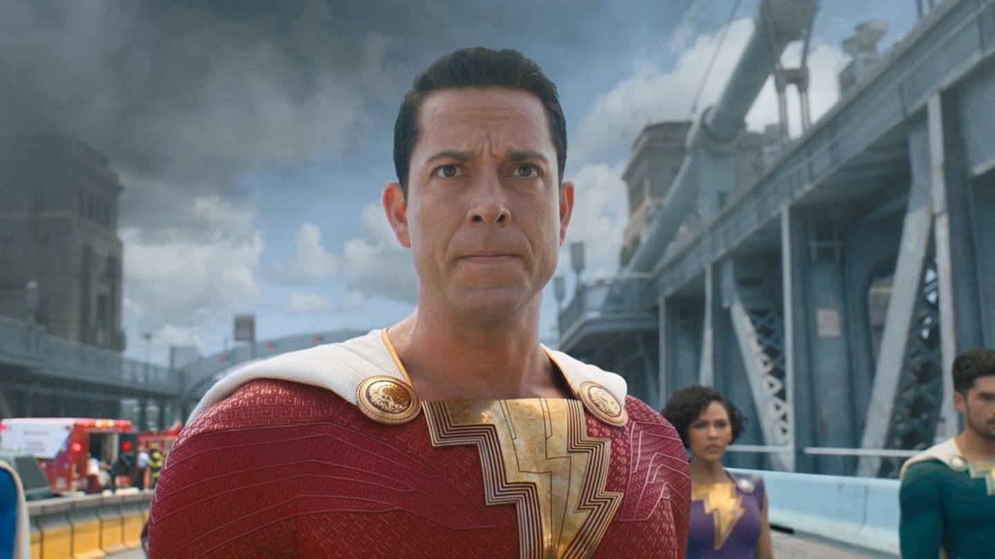 „Shazam! Fury of the Gods“: Shazam (Zachary Levi) steckt in einer Sinnkrise.