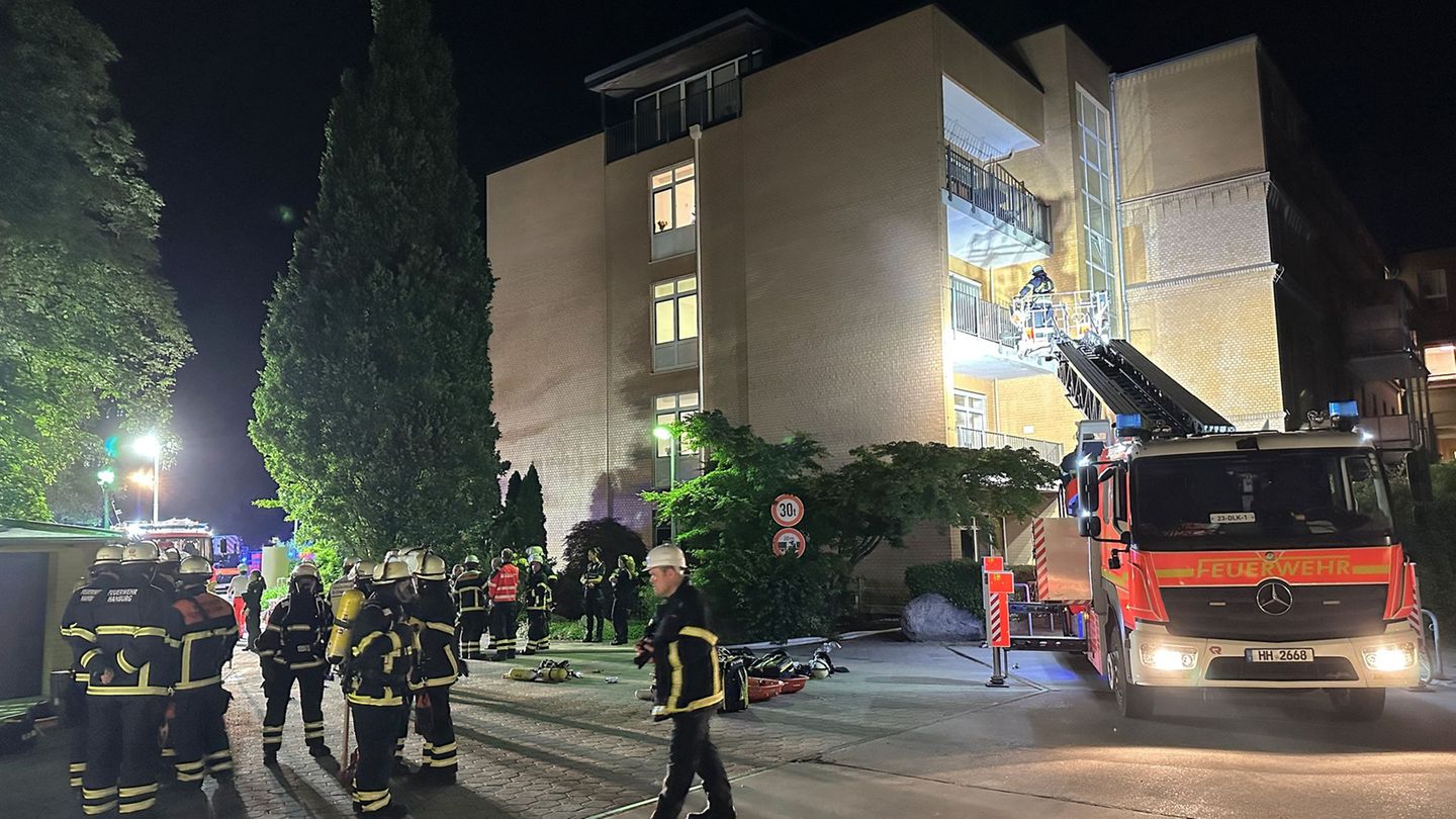 Mehr als 300 Mitarbeiter von Feuerwehr, Polizei und Hilfsorganisationen waren am Brandort im Einsatz. (Archivbild) Foto: Steven