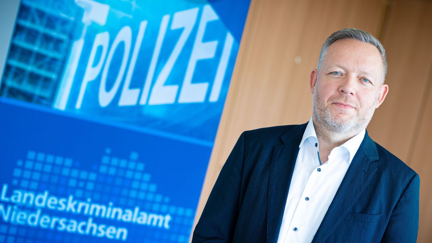 Registriert weniger Fälle von Abzocke im Internet: LKA-Präsident Thorsten Massinger. (Archivbild) Foto: Moritz Frankenberg/dpa