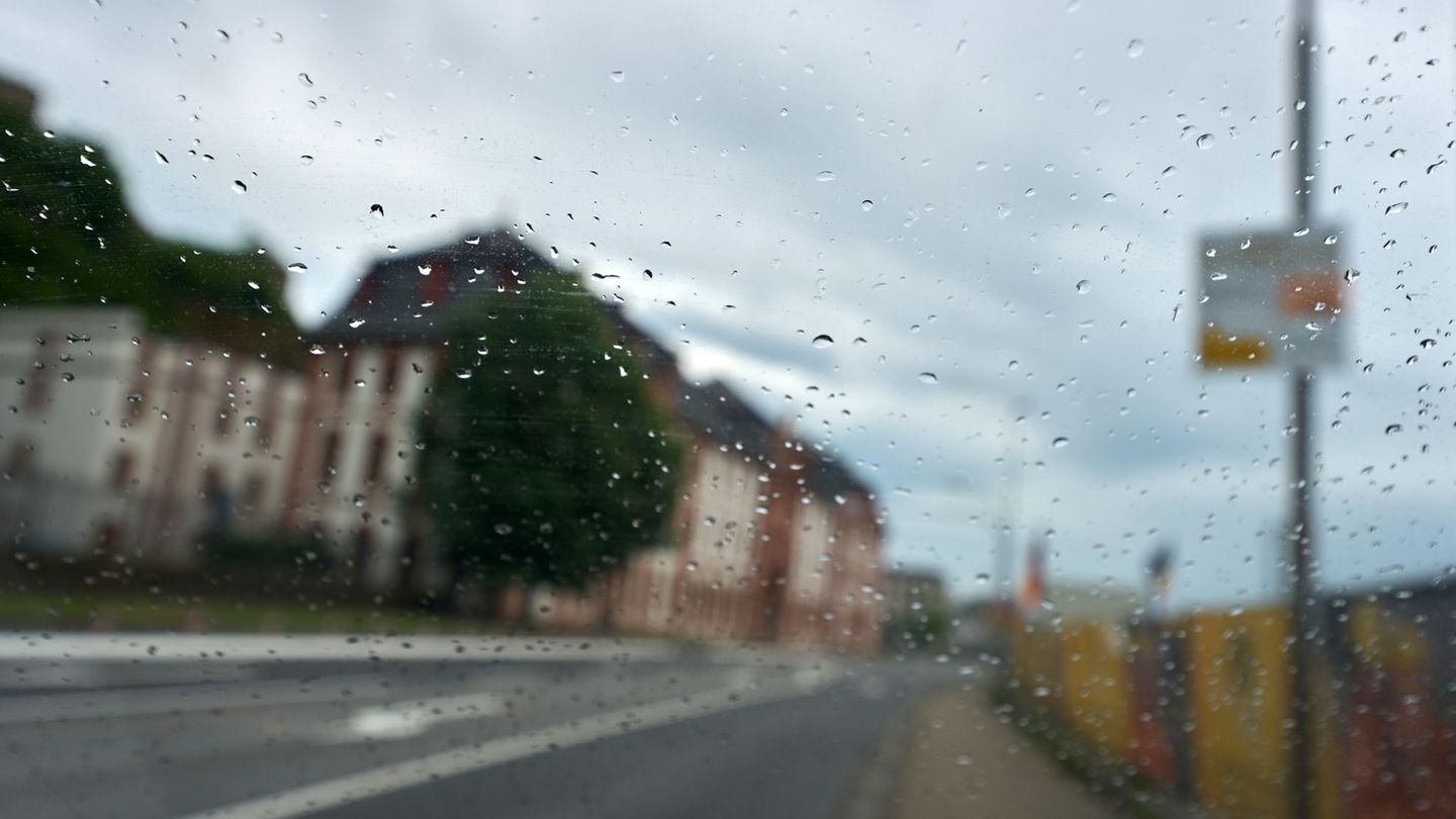 In Rheinland-Pfalz und im Saarland ziehen Gewitter auf. (Symbolbild) Foto: Thomas Frey/dpa