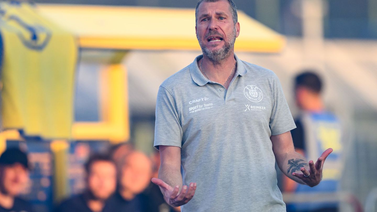 Jochen Seitz, Trainer des 1. FC Lok Leipzig, glaubt noch an den Aufstieg. Foto: Hendrik Schmidt/dpa