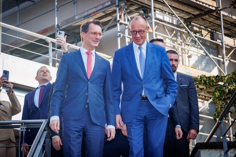 Debatte um Kanzlertausch: Wüst und Merz