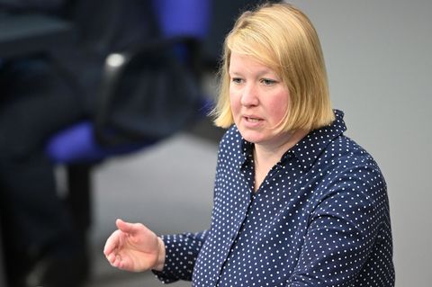 Wiebe Esdar, stellvertretende Vorsitzende der SPD-Budnestagsfraktion, sagt, die Union solle in puncto BafögReform bitte kein Cha