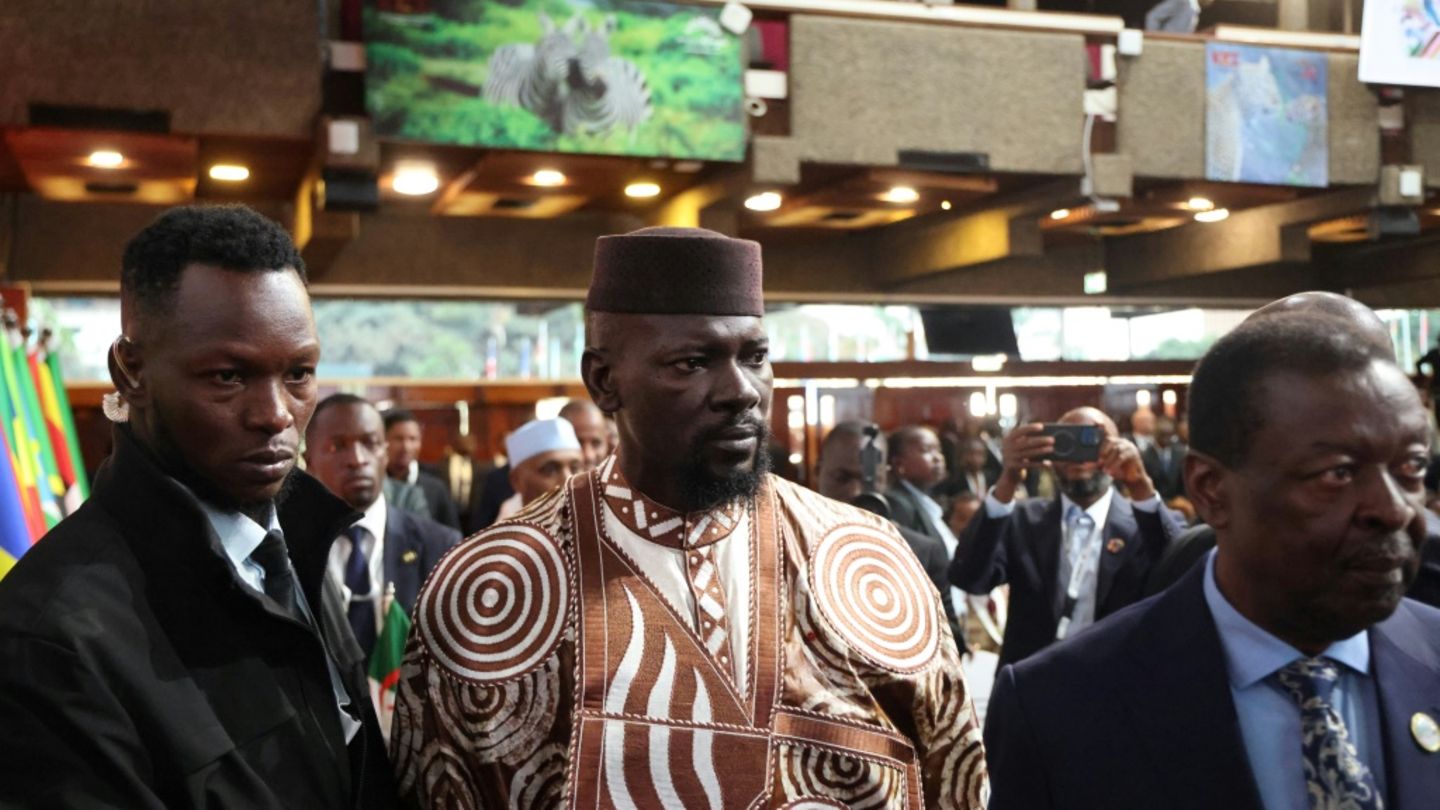 Bürger in Guinea wählen neues Parlament - Opposition boykottiert Urnengang