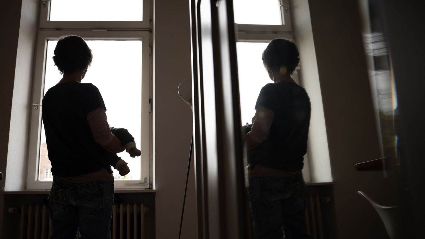 Zum Kindertag leben in Sachsen-Anhalt rund 422.000 Kinder mit ihren Eltern zusammen (Symbolbild) Foto: Sebastian Gollnow/dpa