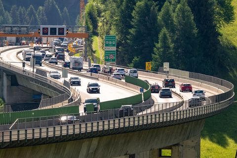 Nach der Aufhebung der Brenner-Sperre herrschte zeitweise reger Verkehr. Foto: Peter Kneffel/dpa