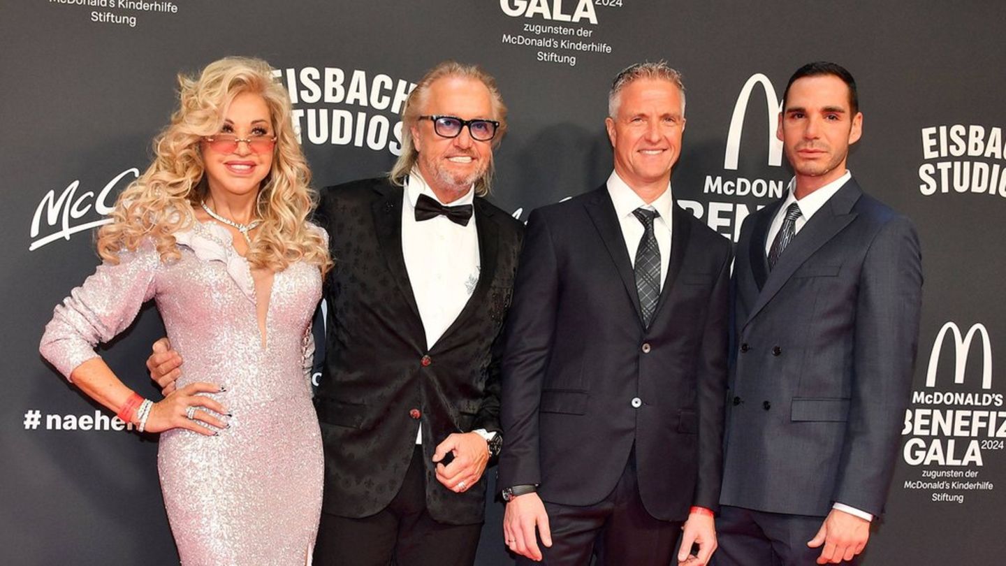 Carmen Geiss, Robert Geiss, Ralf Schumacher und Étienne Bousquet-Cassagne (v.l.) bei einer Benefiz-Gala 2024.
