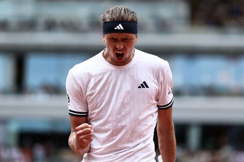 Zverev jubelt über einen Punktgewinn. Foto: Anne-Christine Poujoulat/AFP/dpa