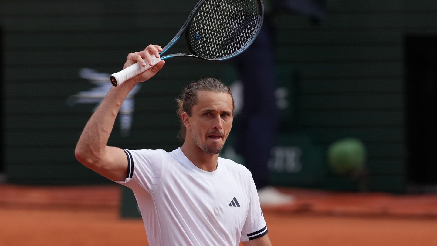Alexander Zverev reagiert auf seinen Achtelfinalsieg. Foto: Thibault Camus/AP/dpa