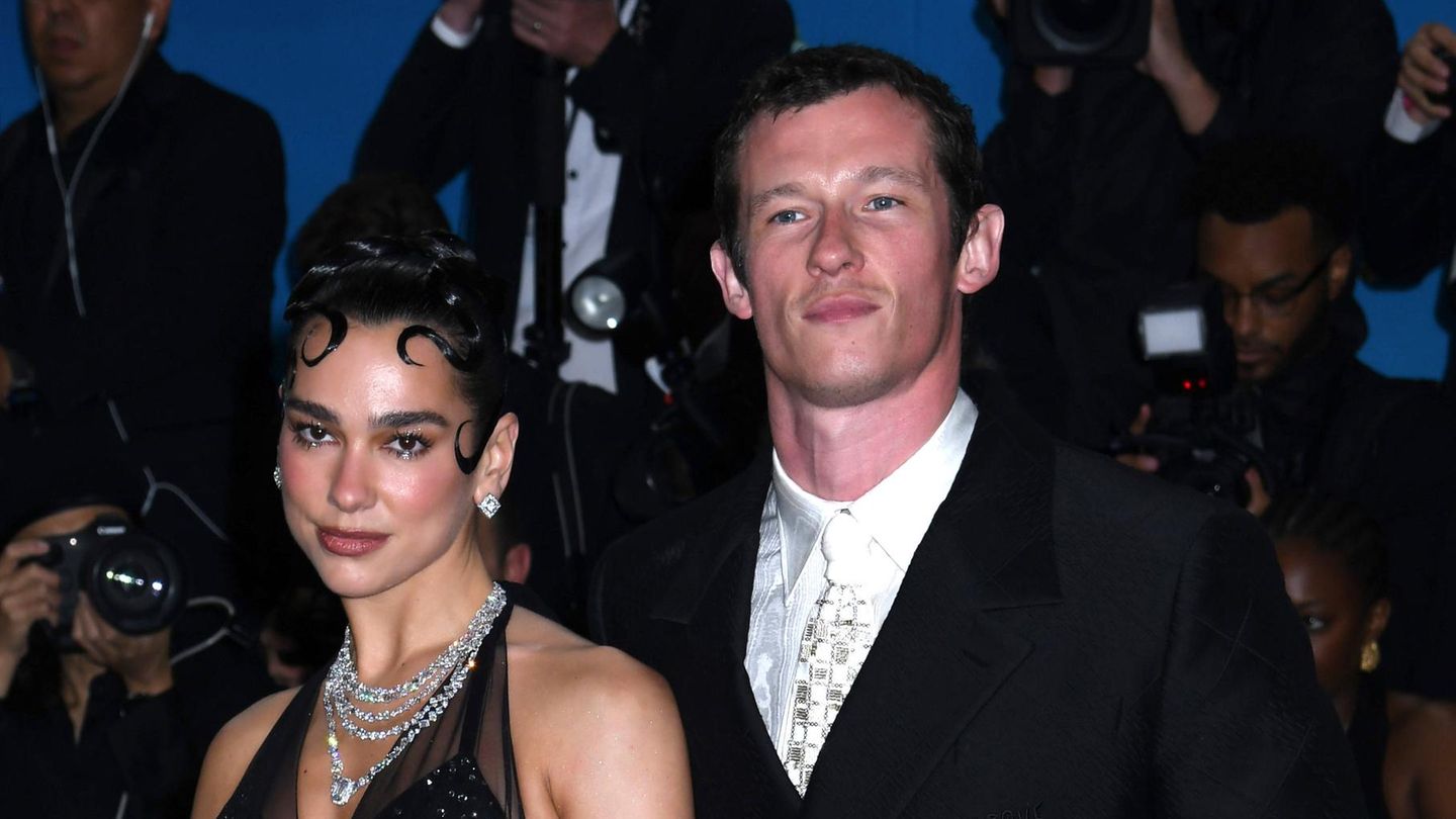 Dua Lipa Verlobung mit Callum Turner