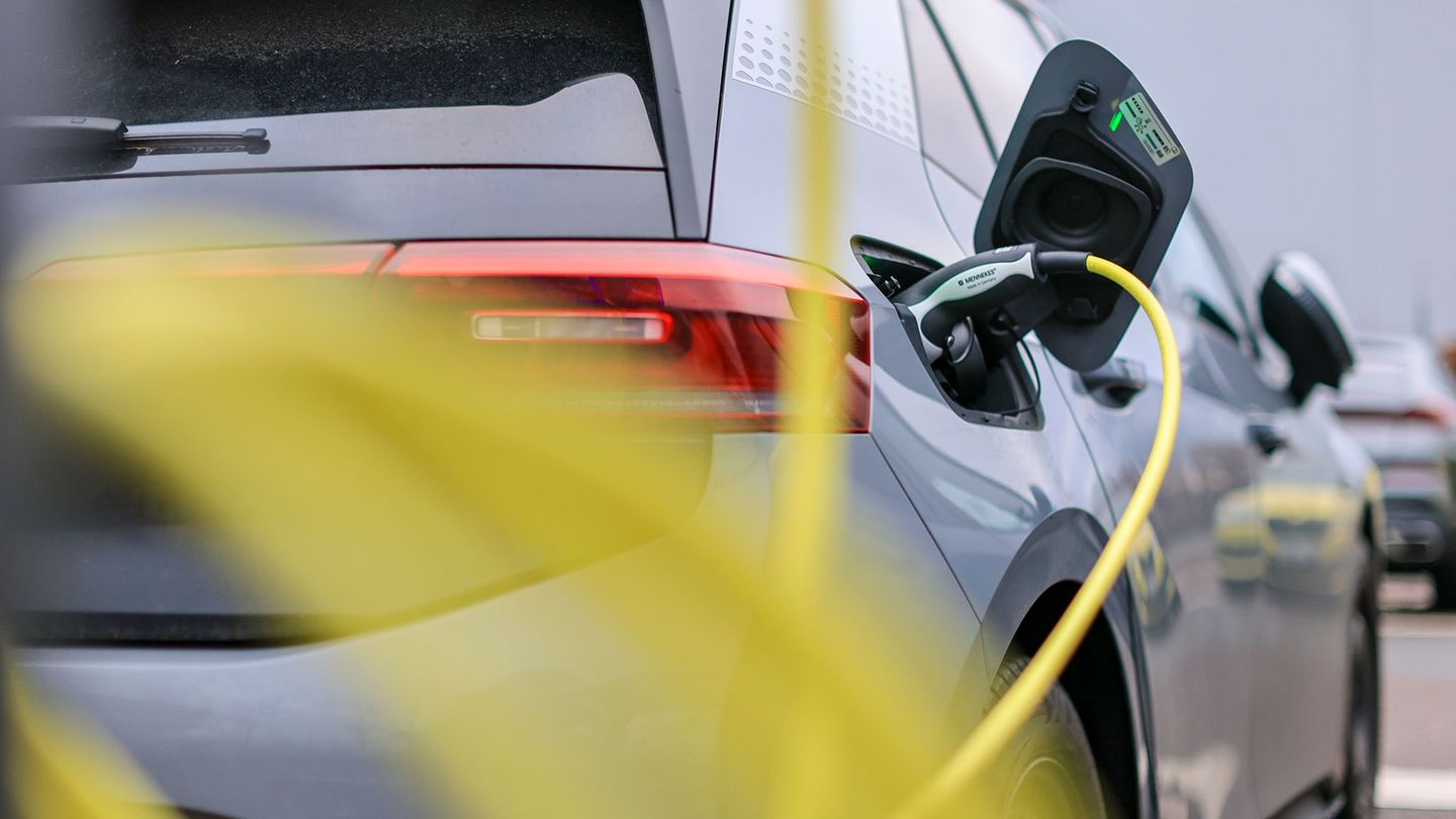 Das Gebrauchtwagenangebot für Elektroautos wächst. (Archivbild) Foto: Jan Woitas/dpa