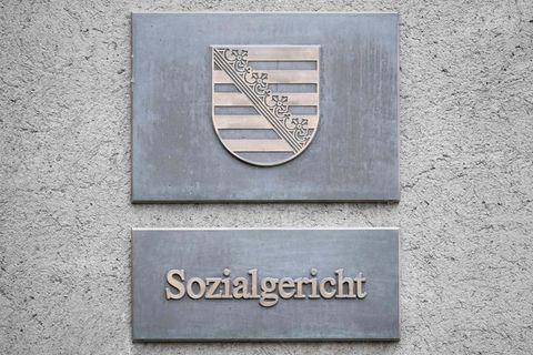 Sachsens Sozialgerichte melden mehr Klagen und Eilverfahren. (Symbolbild) Foto: Sebastian Kahnert/dpa