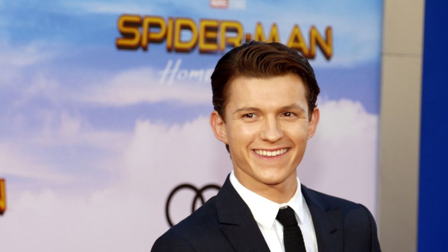 Vor allem, aber nicht nur als Marvel-Held „Spider-Man“ bekannt: der britische Schauspieler Tom Holland.