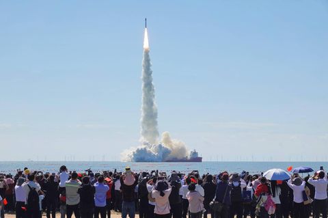 Start einer chinesischen Rakete