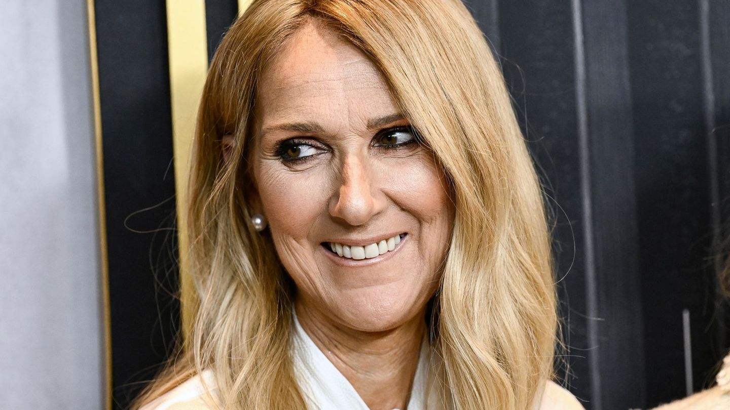 Auch 2027 will Céline Dion nach langer Konzertpause bei Paris auf der Bühne stehen. (Archivbild) Foto: Evan Agostini/Invision/AP