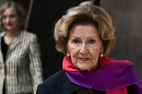 Königin Sonja konnte ihren Ehemann König Harald nicht während einer Provinzreise begleiten. Nach ihrem Klinikaufenthalt soll d