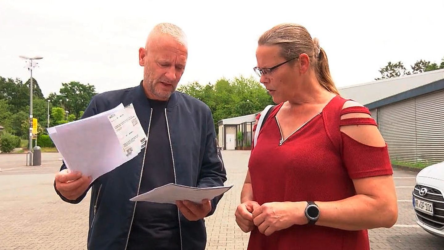 Kostenfalle: Frau wendet auf Supermarkt-Parkplatz – und soll plötzlich Bußgeld zahlen