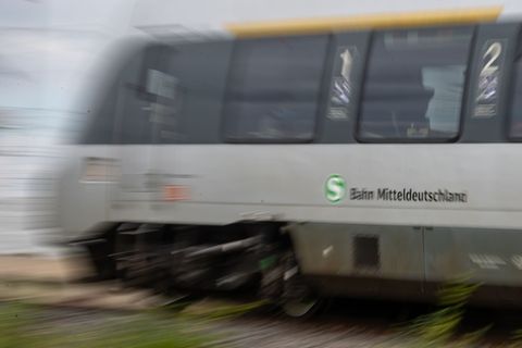 Das Mitteldeutsche S-Bahnnetz II soll ab 2031 mit größeren Kapazitäten an den Start gehen. (Archivbild) Foto: Hendrik Schmidt/dp