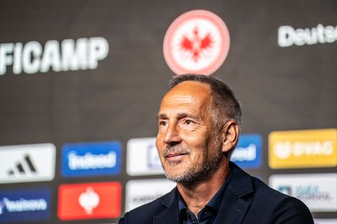 Adi Hütter will mit Eintracht Frankfurt wieder attraktiven Offensivfußball spielen. Foto: Andreas Arnold/dpa