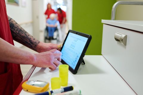 Nach einem Hackerangriff in Niedersachsen sind Patientendaten im Darknet gelandet. (Symbolbild) Foto: Bernd Thissen/dpa