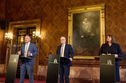 Am Tag nach dem gescheiteren Olympia-Referendum steht der Senat Rede und Antwort. Foto: Georg Wendt/dpa
