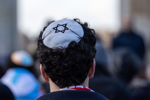 Im Schnitt fast 13 antisemitische Vorfälle pro Woche: Die Meldestelle Rias registrierte in Niedersachsen 2025 insgesamt 672 Fäll