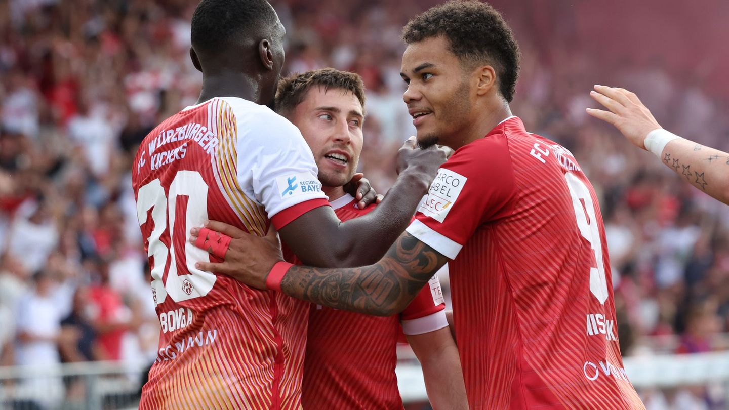 Fußball: Würzburg steigt auf - Lok Leipzig verliert erneut Relegation