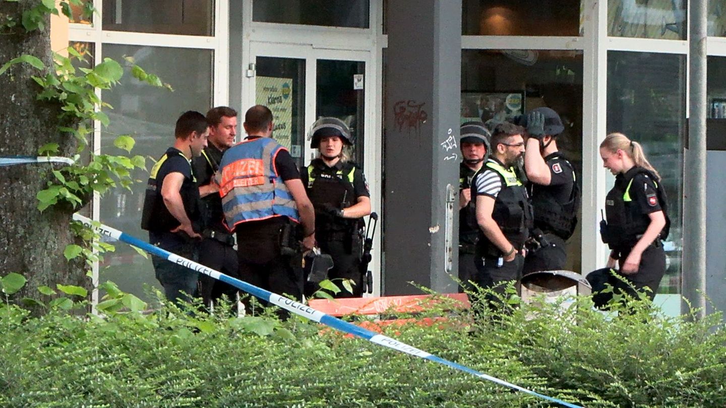 Großeinsatz: Mann in Buxtehude angeschossen - Täter auf der Flucht