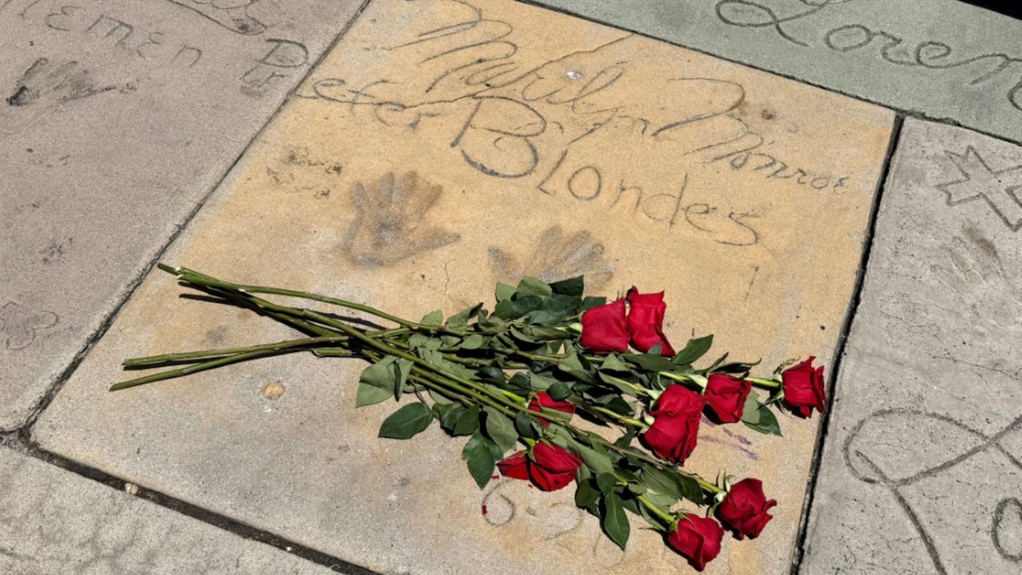 Fans singen „Happy Birthday“: Hollywood feiert 100. Geburtstag von Marilyn Monroe