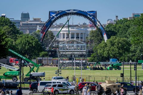 Käfig-Arena für Trumps MMA-Event wird vor dem Weißen Haus aufgebaut