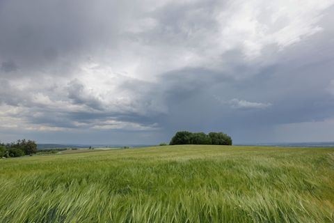 Wolken im Anmarsch: Im Süden Baden-Württembergs drohen heute starke Gewitter und örtlich Unwetter.(Archivbild) Foto: Thomas Warn