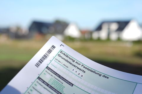 Seit Anfang 2025 gilt die neue Grundsteuer. (Symbolbild) Foto: Marcus Brandt/dpa
