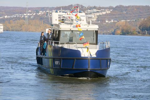 Die rheinland-pfälzische Wasserschutzpolizei kümmert sich auf dem Rhein um Sicherheit und Notfälle. (Symbolbild) Foto: Thomas Fr