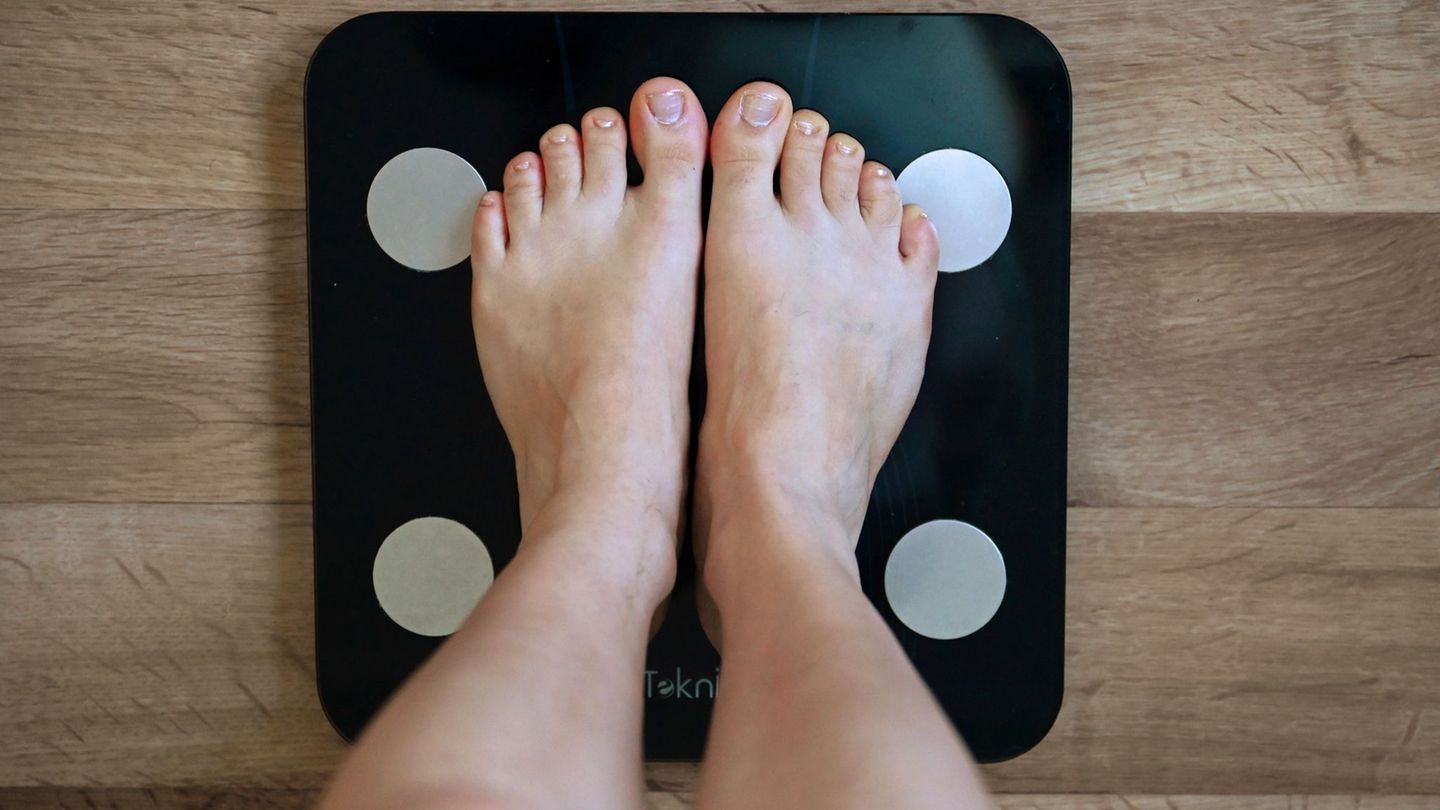 Jeder zweite Erwachsene in Deutschland hat einen BMI über 25. (Symbolfoto) Foto: Elisa Schu/dpa
