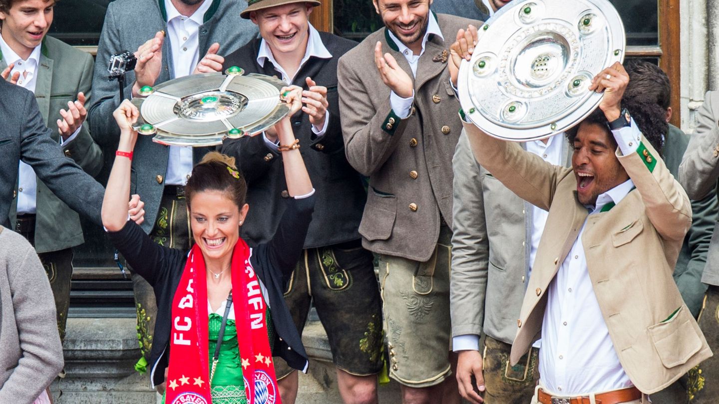 Dante (r) feierte gerne Titel mit dem FC Bayern. (Archivbild) Foto: picture alliance / dpa