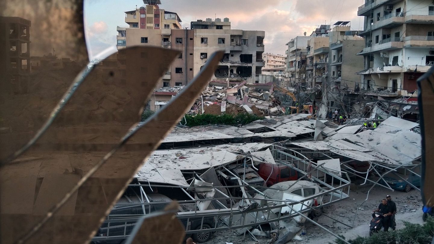 Weite Gebiete im Südlibanon wurden durch israelische Angriffe verwüstet. (Archivbild) Foto: Uncredited/AP/dpa