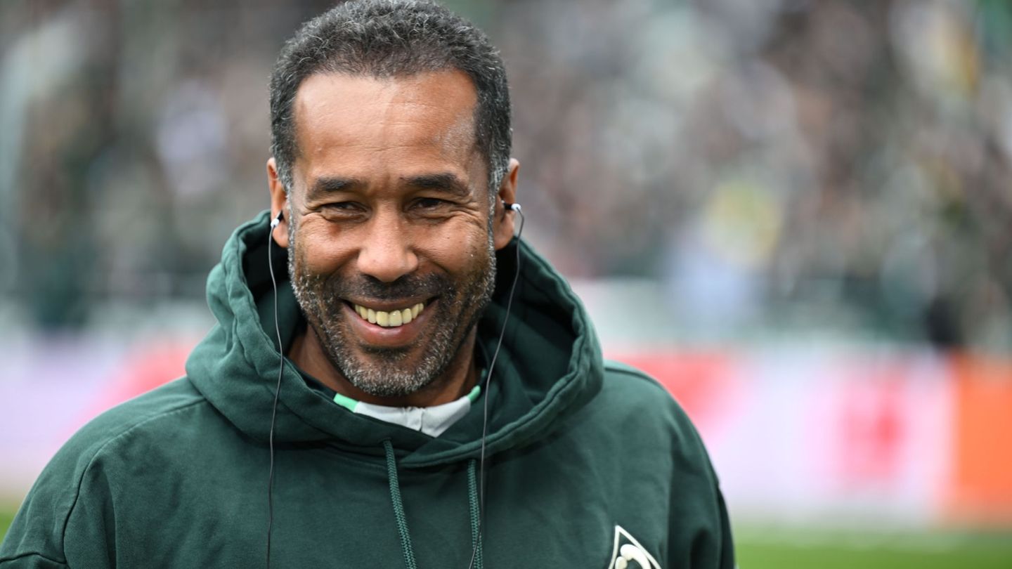 Freut sich über einen weiteren Neuzugang: Werder-Trainer Daniel Thioune. (Archivbild) Foto: Carmen Jaspersen/dpa
