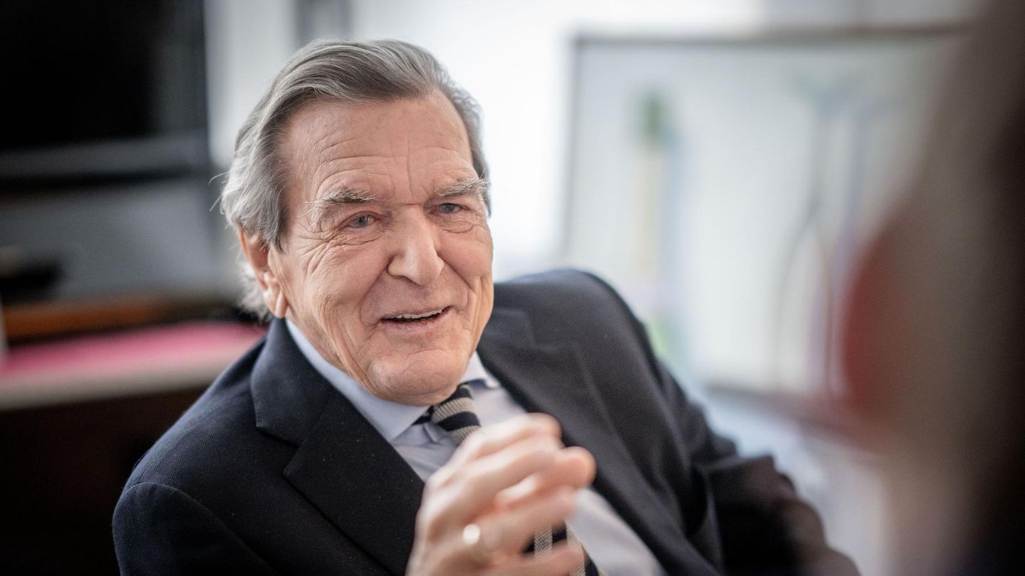 Ex-Kanzler Gerhard Schröder (SPD) wurde in einem Moskauer Luxushotel gesehen
