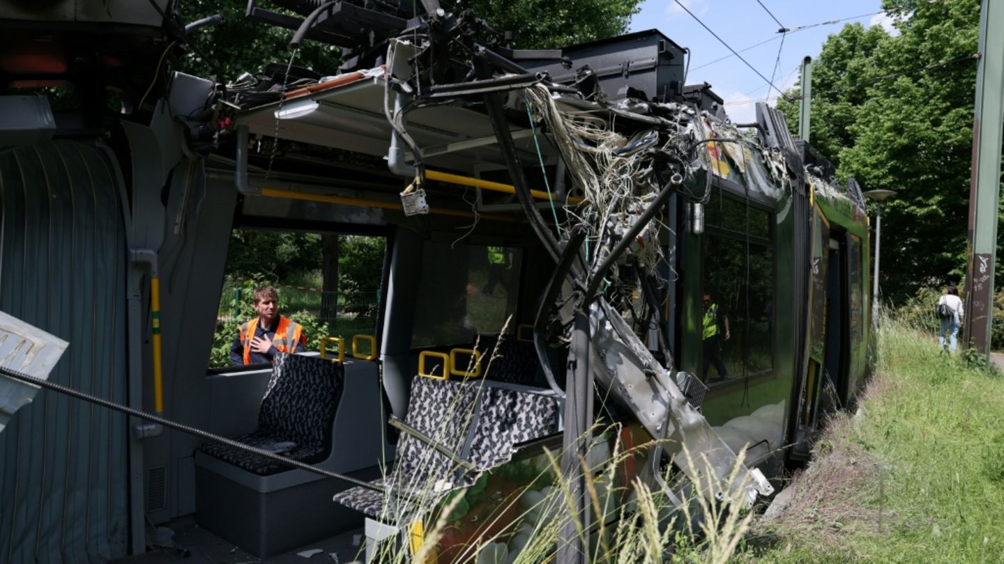 Tram entgleist: 20 Verletzte bei Straßenbahnunfall in Berlin