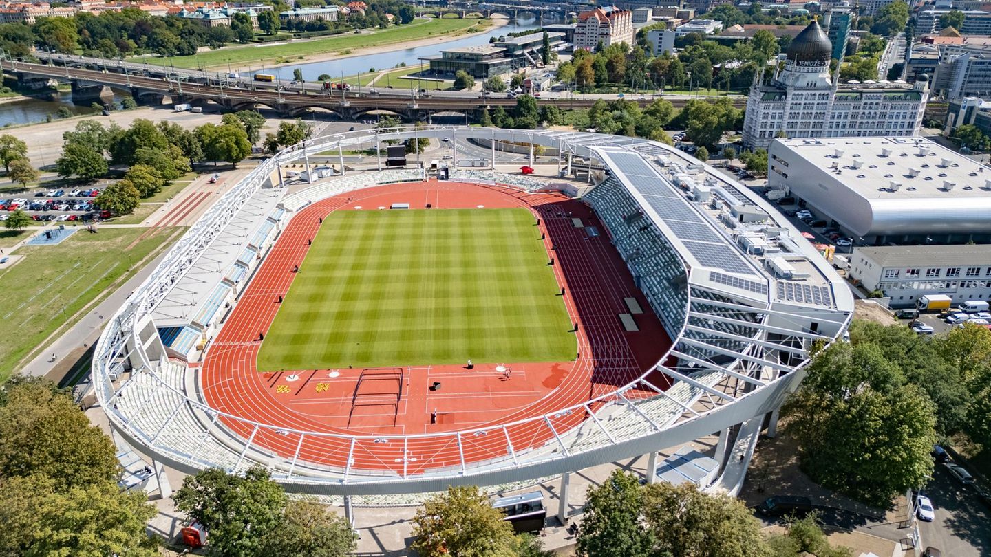 Der FC Landtag lädt zum Parlamentarischen Fußball-Turnier ins Dresdner Heinz-Steyer-Stadion (Archivbild). Foto: Robert Michael/d