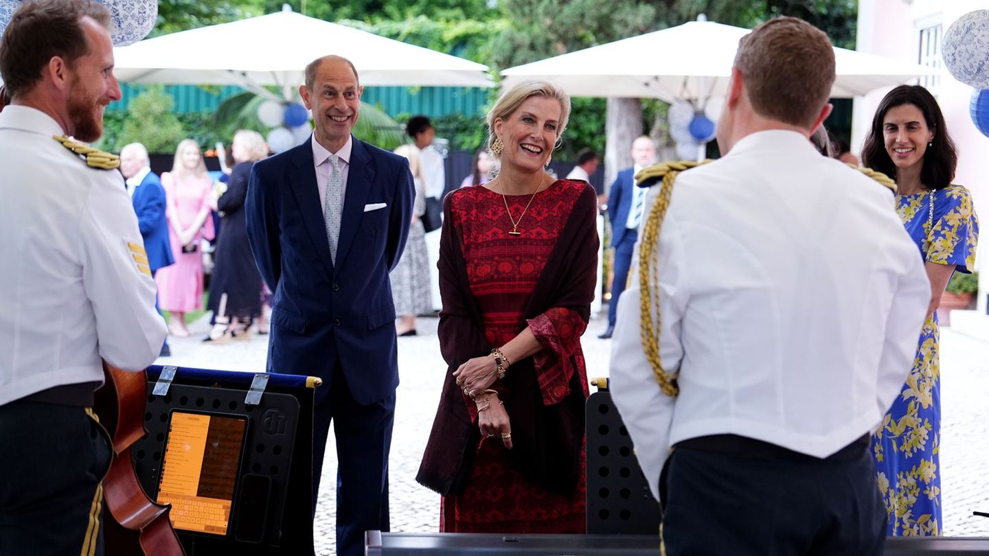 Es ist der erste offizielle Besuch britischer Royals in Portugal seit 15 Jahren. Foto: Aaron Chown/PA Wire/dpa